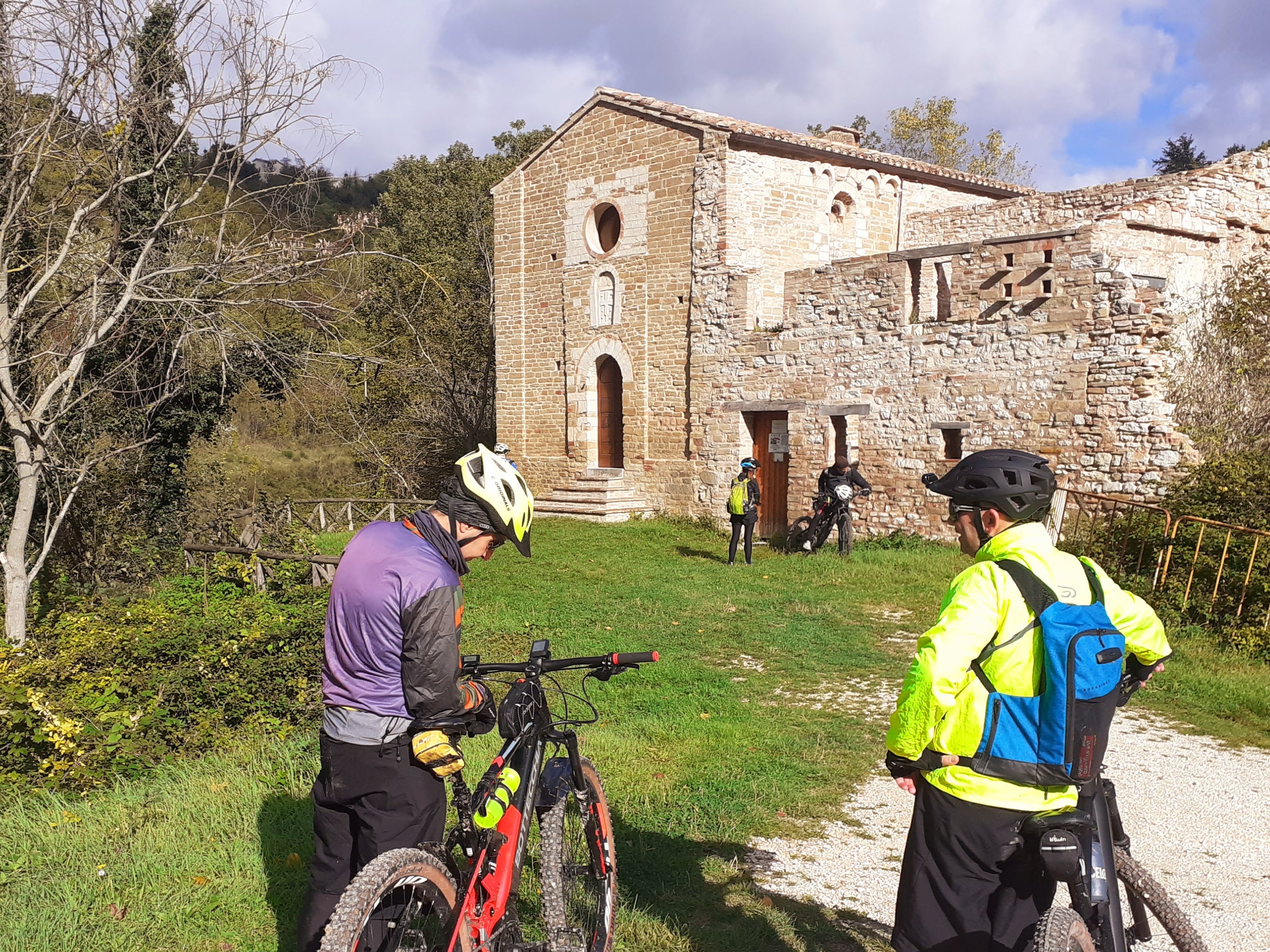 MTB/E-MTB: I castelli di Genga ed Avacelli