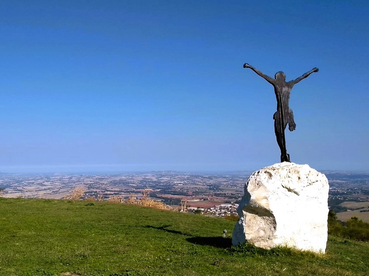 Dalla Macchia delle Tassinete al Cristo delle Marche